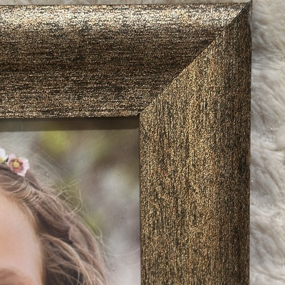 5x7 photos / Mats, Picture Frame Set of 5, Faux Wood Plastic Easel Display NEW! - Picture 4 of 6